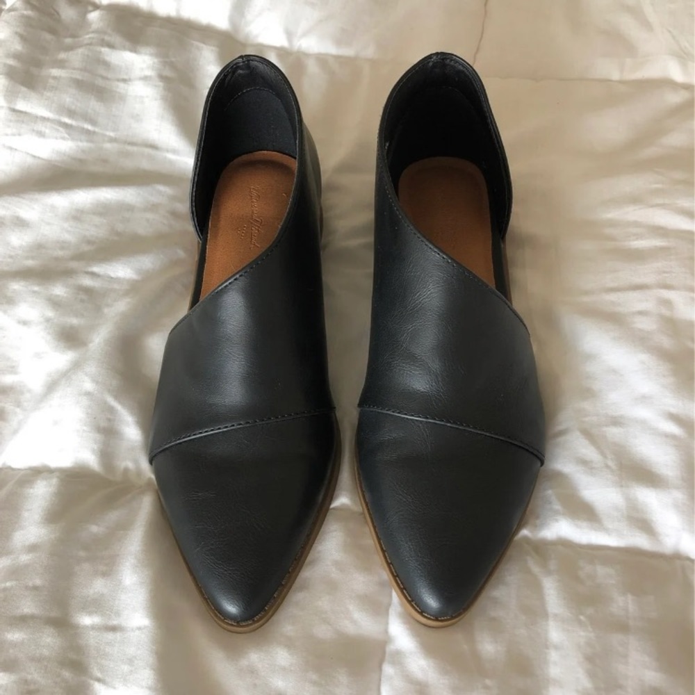 Universal thread slip on shoes